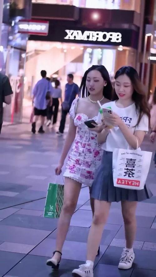 国产高颜值拖鞋美女视频,国产短视频展现时尚魅力