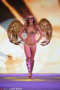 国产模特内衣秀视频下载,时尚与性感并存